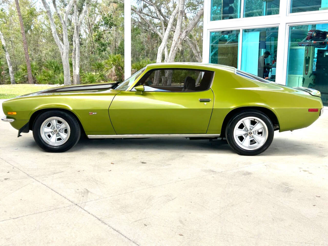 Chevrolet-Camaro-Coupe-1971-Green-Black-122590-7