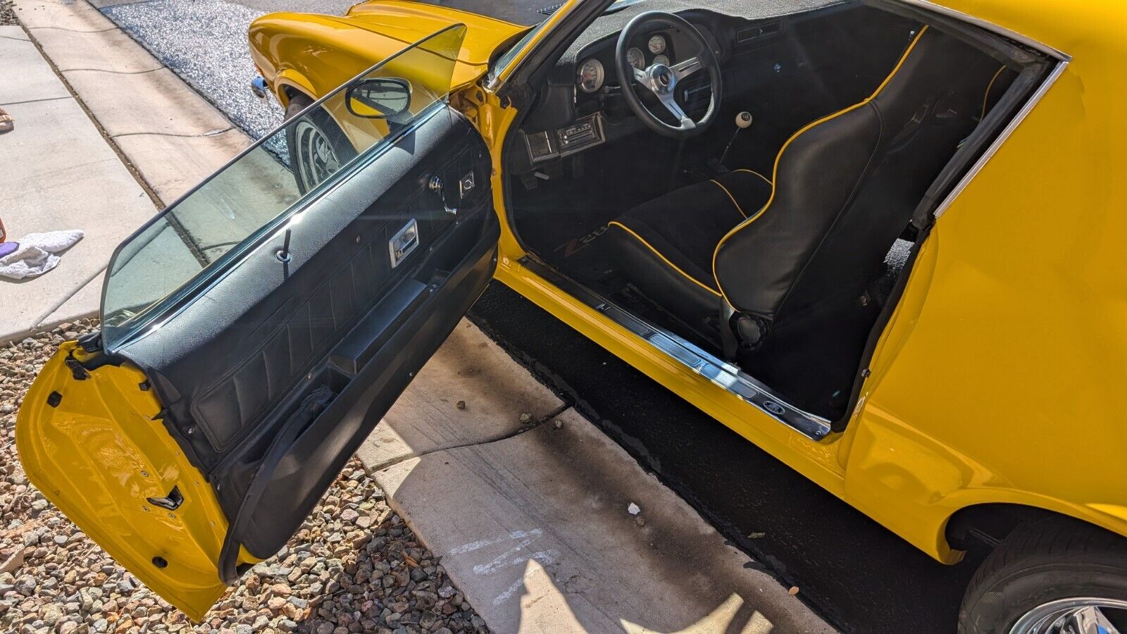 Chevrolet-Camaro-Coupe-1971-Yellow-Black-56327-12