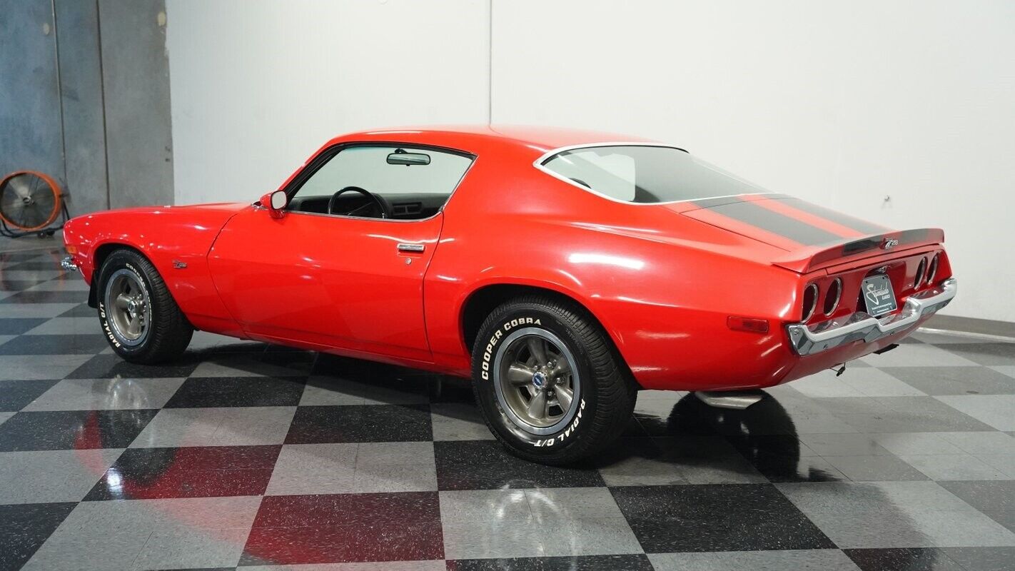 Chevrolet-Camaro-Coupe-1973-Red-Black-8650-7