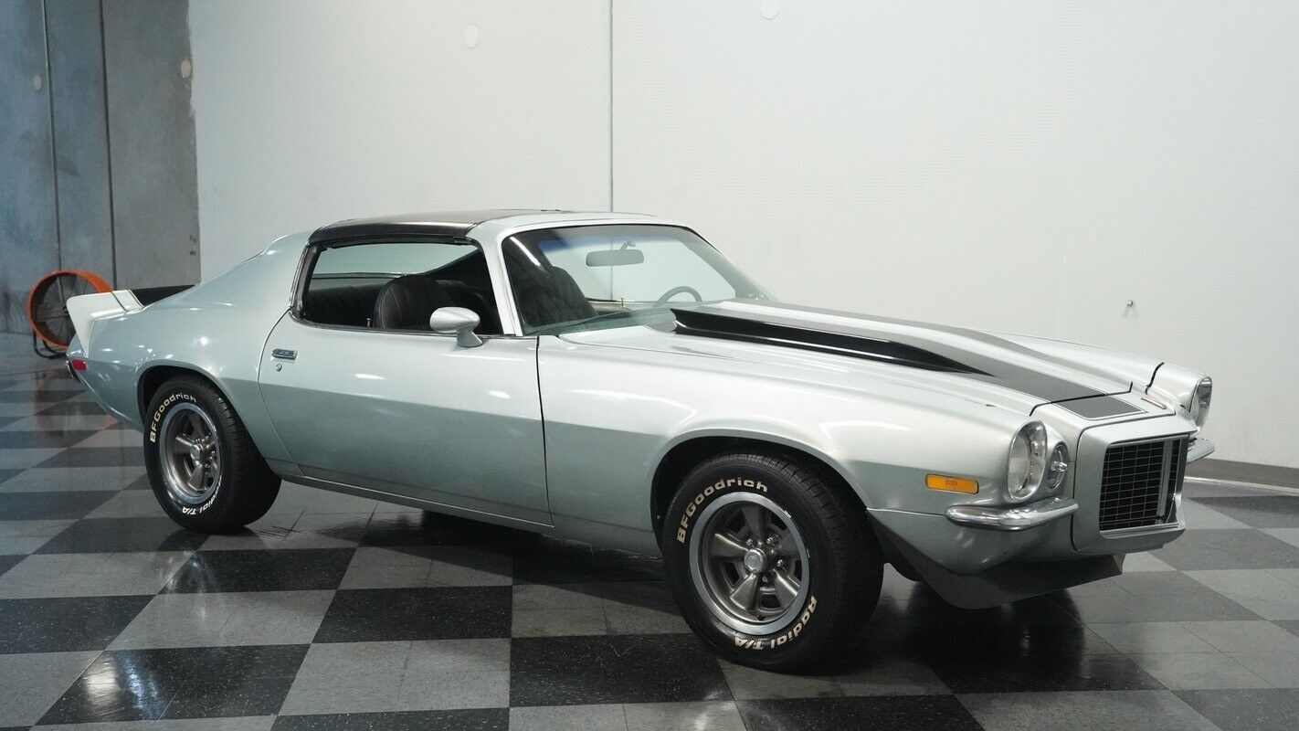 Chevrolet-Camaro-Coupe-1973-Silver-Black-116299-13