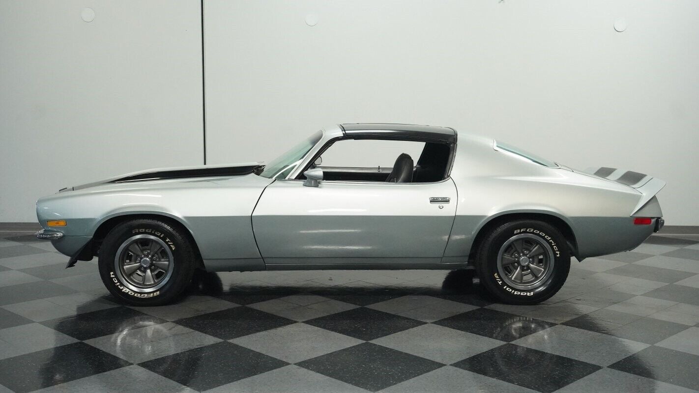 Chevrolet-Camaro-Coupe-1973-Silver-Black-116299-2