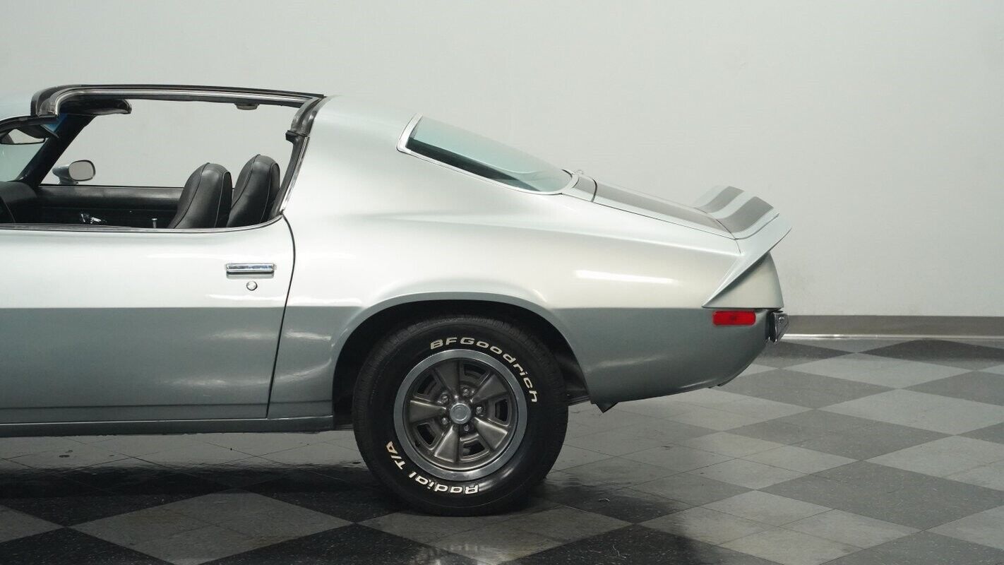 Chevrolet-Camaro-Coupe-1973-Silver-Black-116299-22