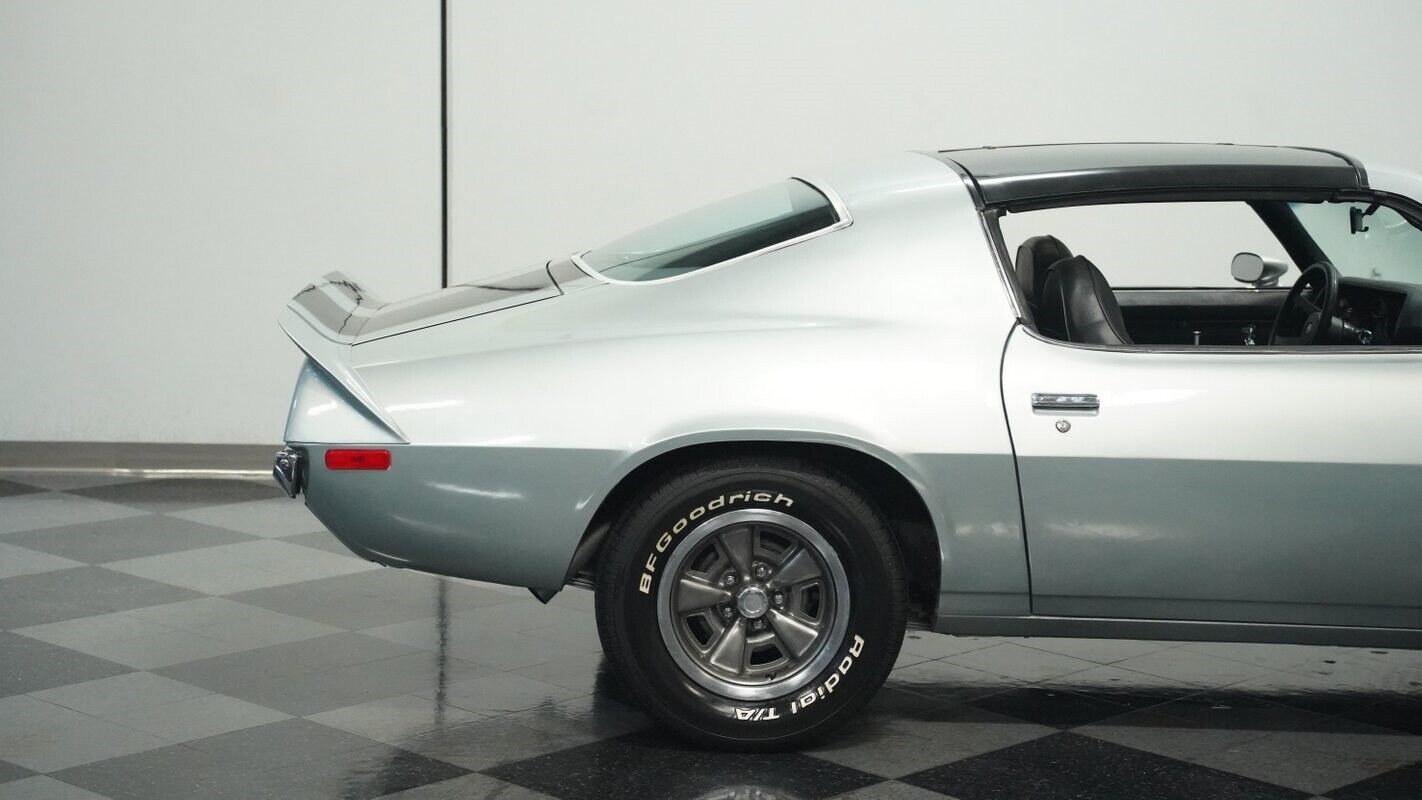 Chevrolet-Camaro-Coupe-1973-Silver-Black-116299-25