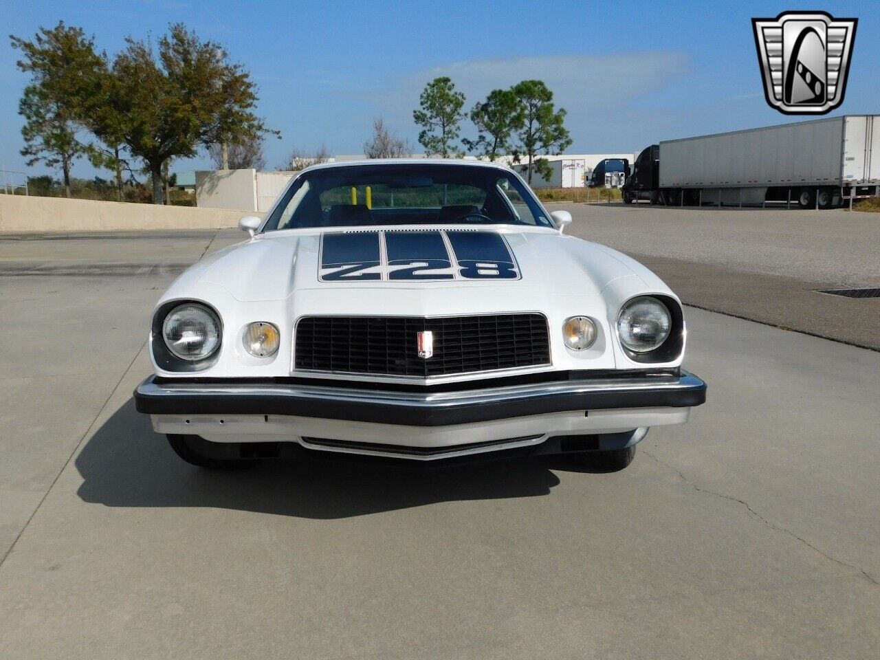 Chevrolet-Camaro-Coupe-1974-White-Black-94031-2