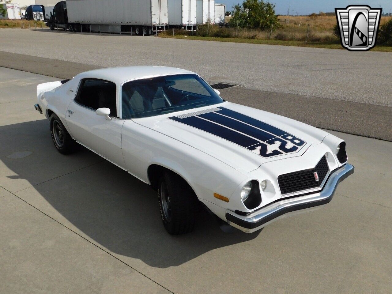 Chevrolet-Camaro-Coupe-1974-White-Black-94031-6