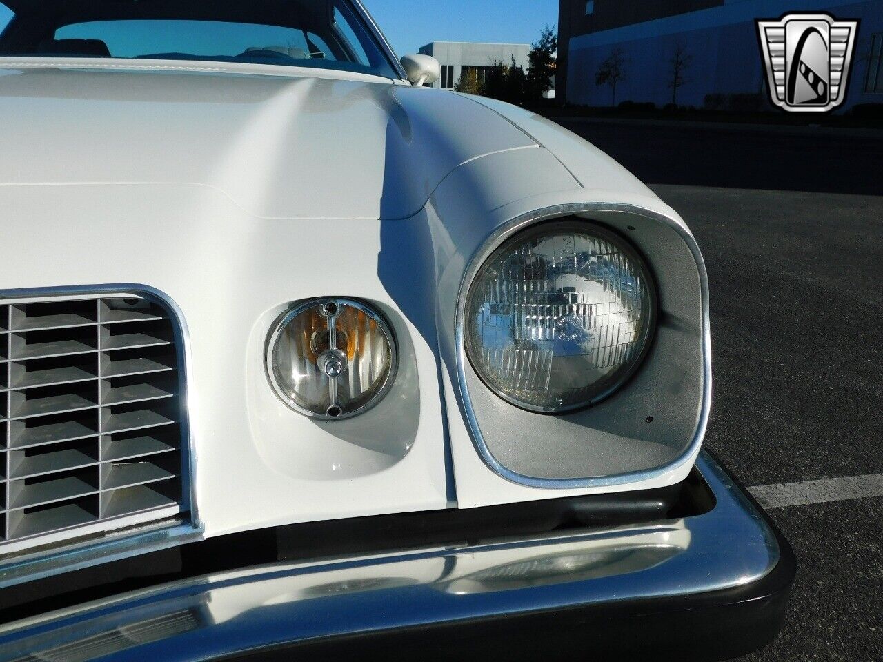 Chevrolet-Camaro-Coupe-1977-White-Blue-25226-9