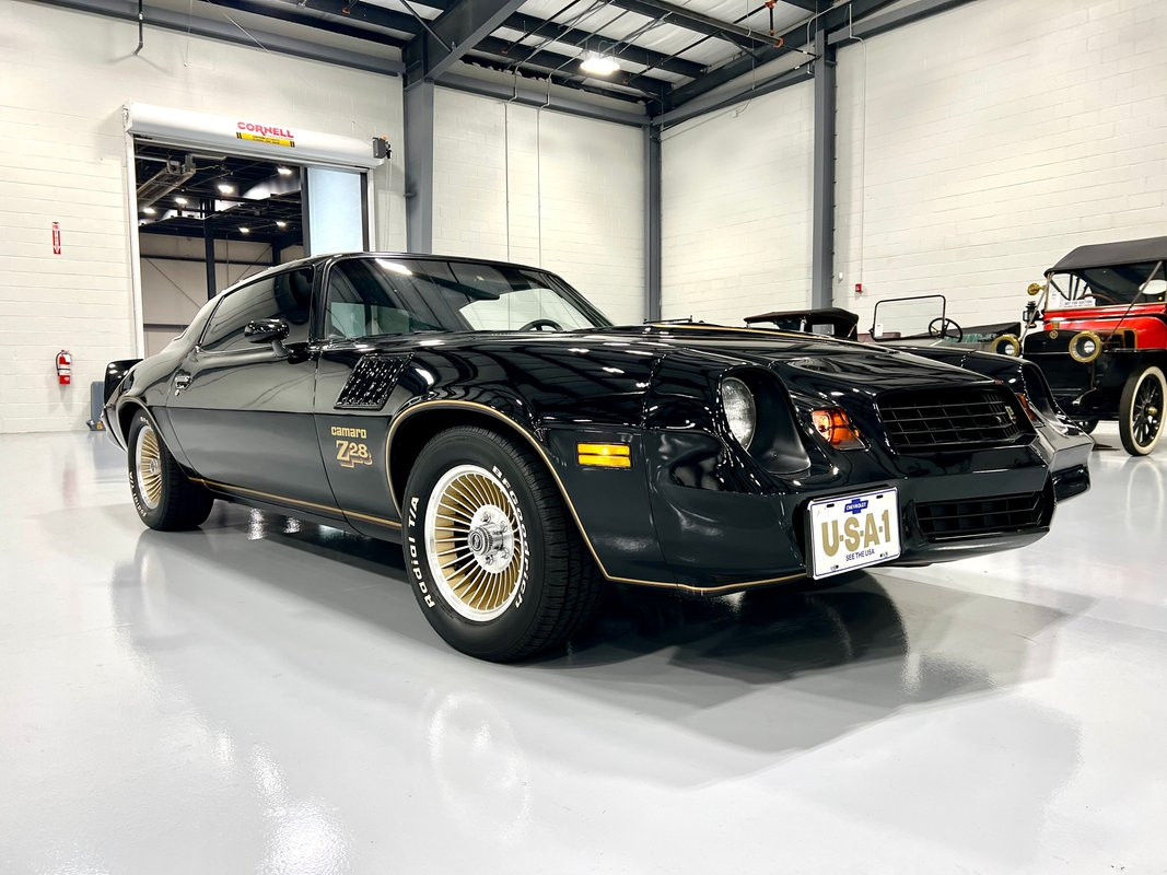 Chevrolet-Camaro-Coupe-1978-Black-Black-103626-4