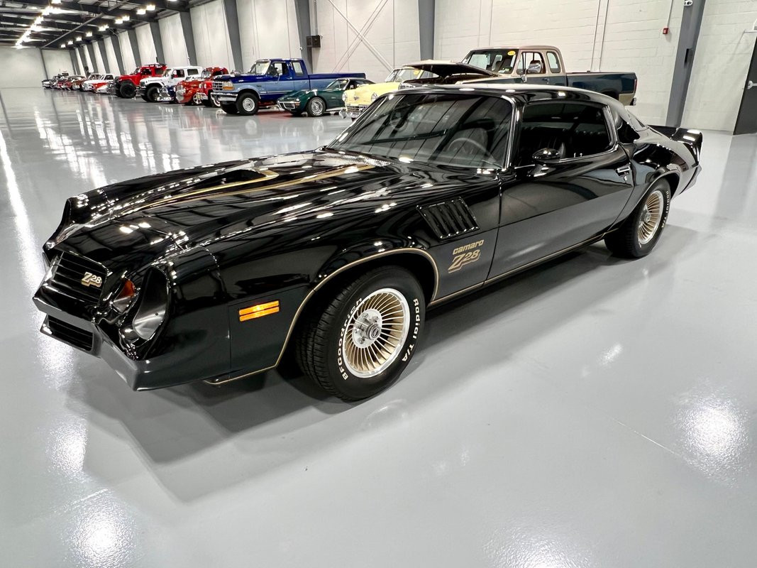 Chevrolet-Camaro-Coupe-1978-Black-Black-103626-7