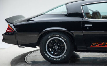 Chevrolet-Camaro-Coupe-1979-Black-Black-154730-10