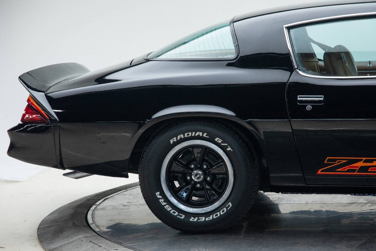 Chevrolet-Camaro-Coupe-1979-Black-Black-154730-10