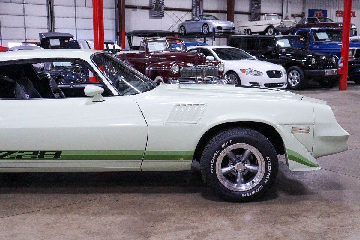 Chevrolet-Camaro-Coupe-1979-Green-Black-101880-9