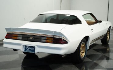 Chevrolet-Camaro-Coupe-1979-White-Tan-134964-10