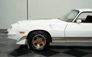 Chevrolet-Camaro-Coupe-1979-White-Tan-134964-21