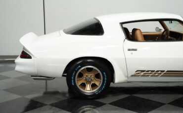 Chevrolet-Camaro-Coupe-1979-White-Tan-134964-26