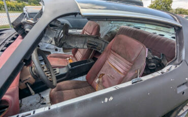 Chevrolet-Camaro-Coupe-1980-Black-Burgundy-99999-10