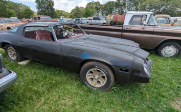 Chevrolet-Camaro-Coupe-1980-Black-Burgundy-99999-2