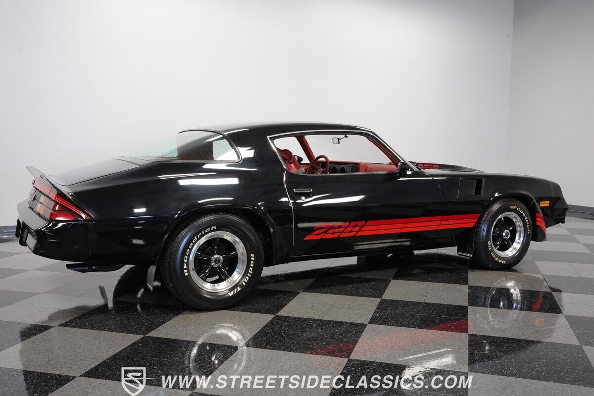 Chevrolet-Camaro-Coupe-1980-Black-Carmine-48971-13