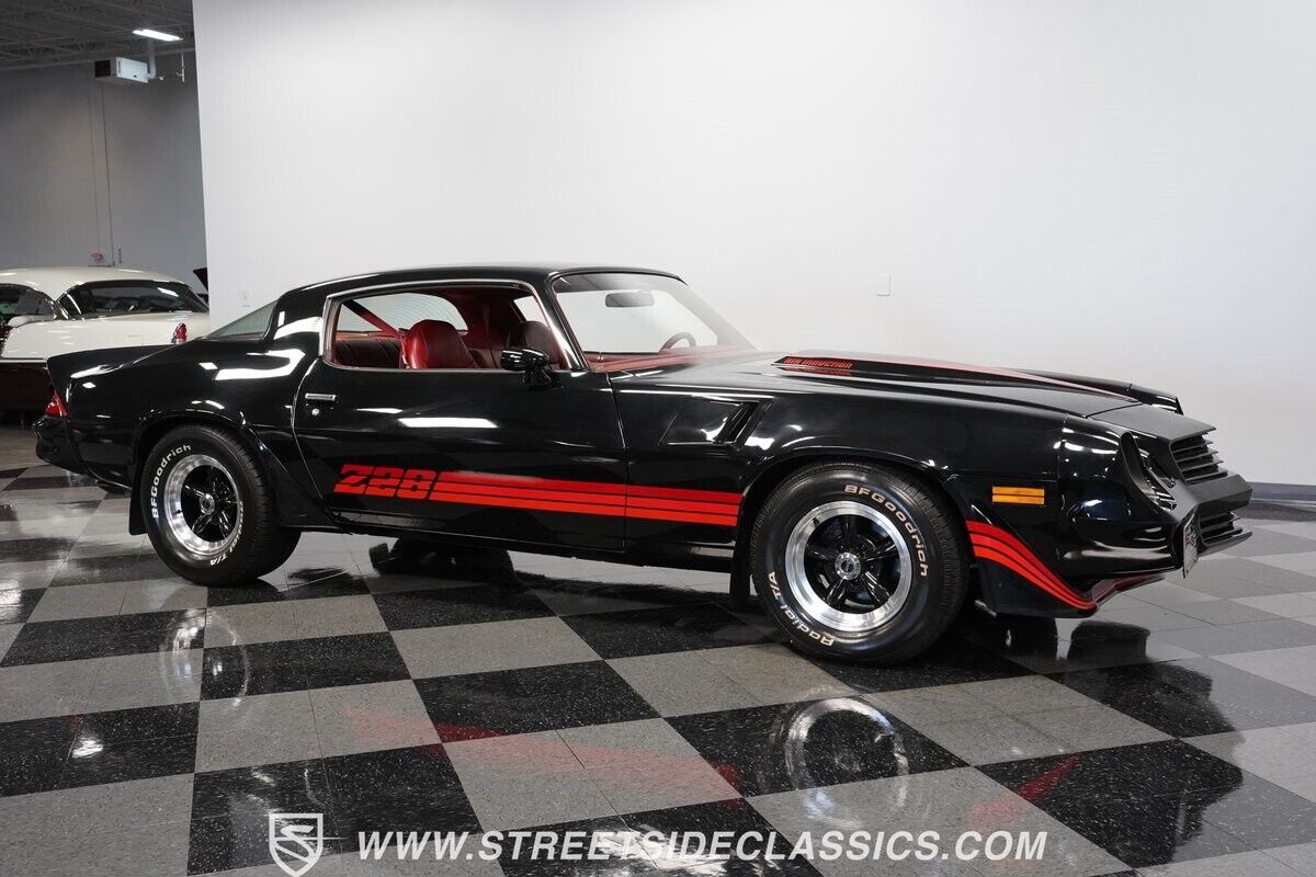 Chevrolet-Camaro-Coupe-1980-Black-Carmine-48971-15