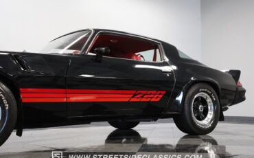 Chevrolet-Camaro-Coupe-1980-Black-Carmine-48971-22