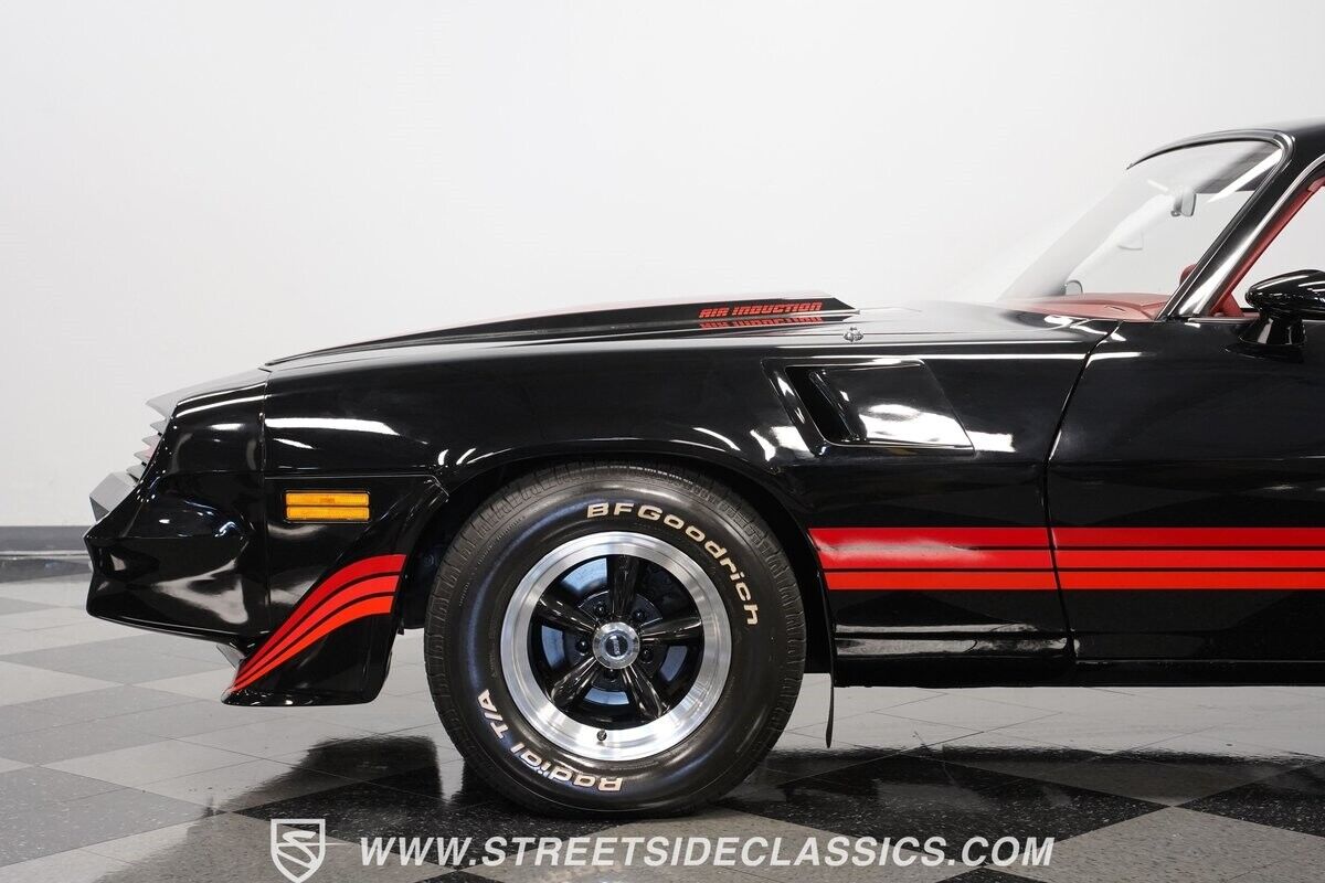 Chevrolet-Camaro-Coupe-1980-Black-Carmine-48971-23