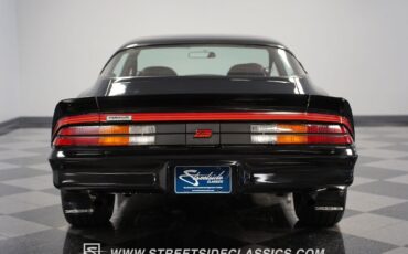 Chevrolet-Camaro-Coupe-1980-Black-Carmine-48971-25