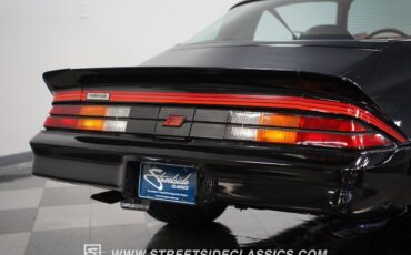 Chevrolet-Camaro-Coupe-1980-Black-Carmine-48971-26