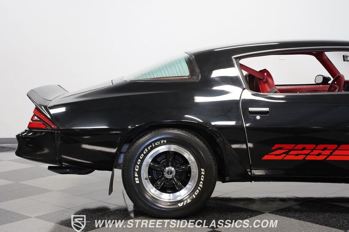 Chevrolet-Camaro-Coupe-1980-Black-Carmine-48971-29