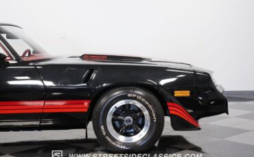 Chevrolet-Camaro-Coupe-1980-Black-Carmine-48971-30