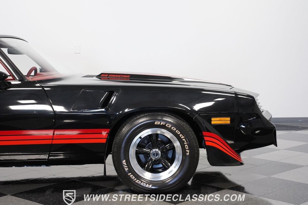 Chevrolet-Camaro-Coupe-1980-Black-Carmine-48971-30