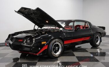 Chevrolet-Camaro-Coupe-1980-Black-Carmine-48971-31