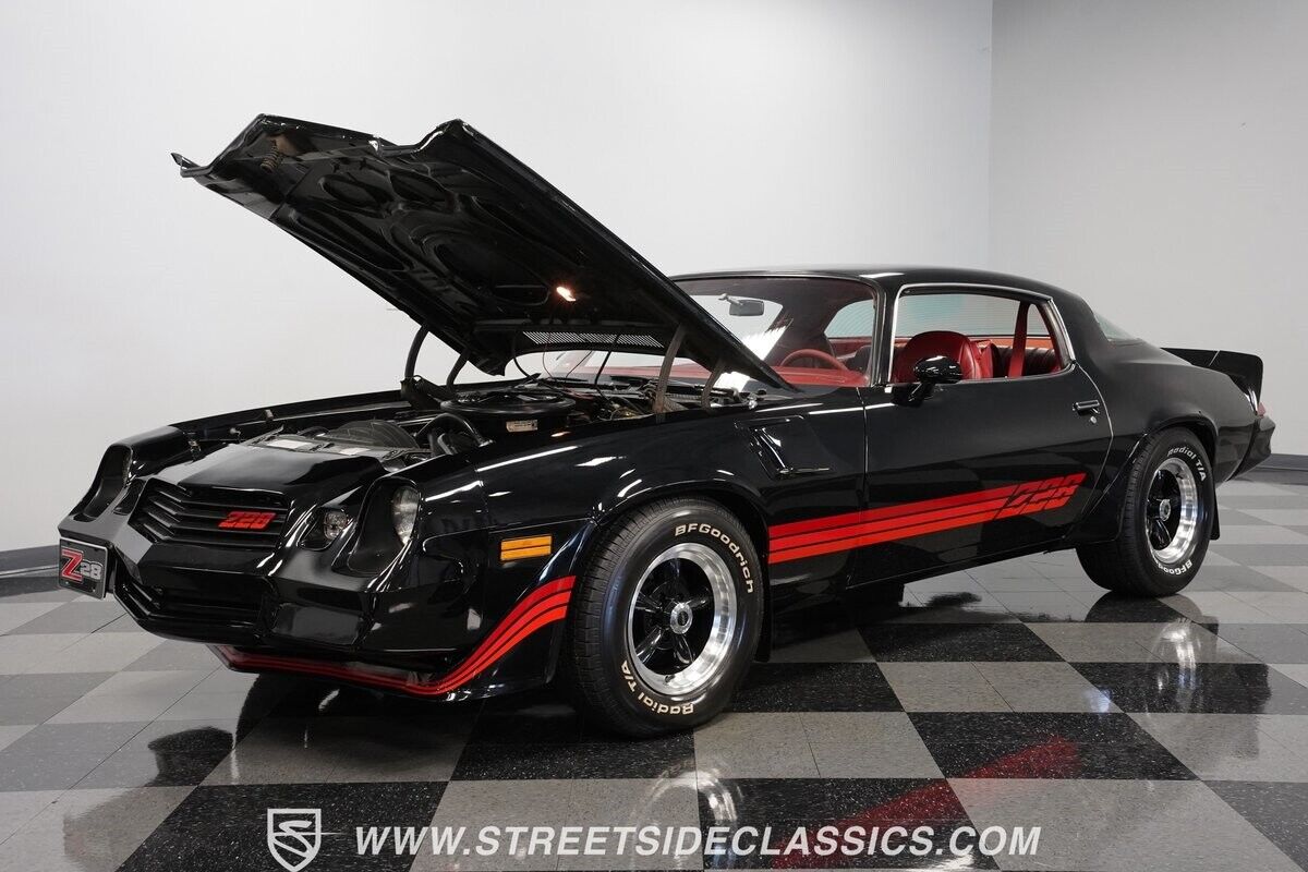 Chevrolet-Camaro-Coupe-1980-Black-Carmine-48971-31