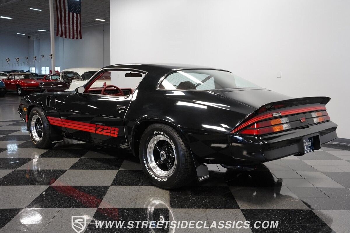 Chevrolet-Camaro-Coupe-1980-Black-Carmine-48971-9