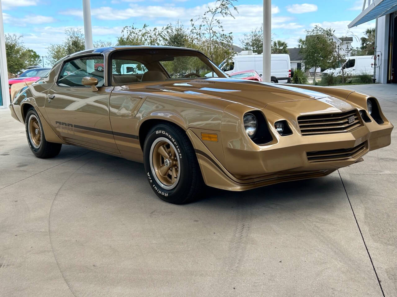 Chevrolet-Camaro-Coupe-1980-Gold-Tan-61731-2