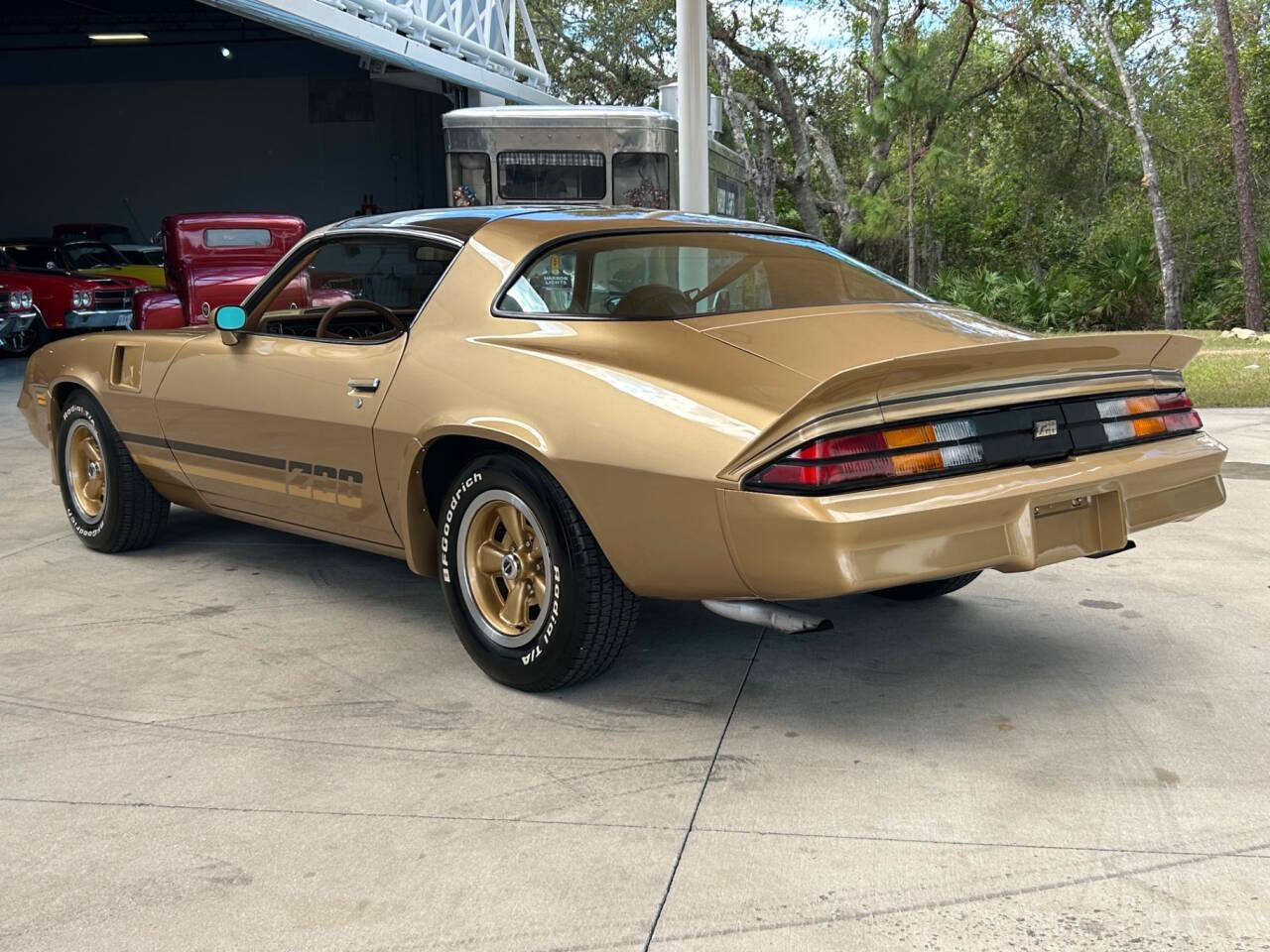 Chevrolet-Camaro-Coupe-1980-Gold-Tan-61731-6