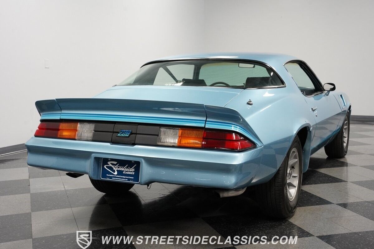 Chevrolet-Camaro-Coupe-1981-Blue-Blue-141571-11