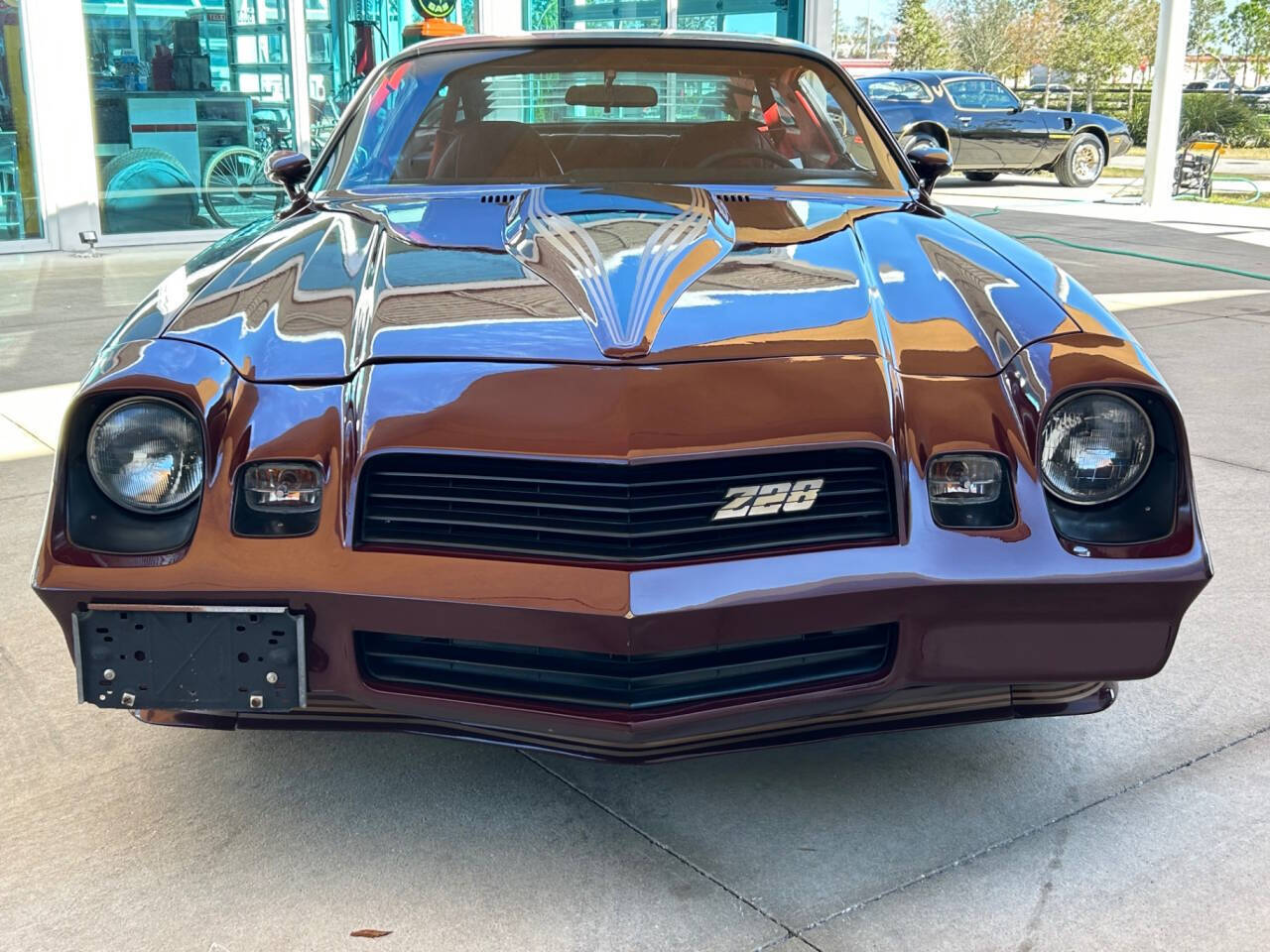 Chevrolet-Camaro-Coupe-1981-Maroon-Red-118905-1