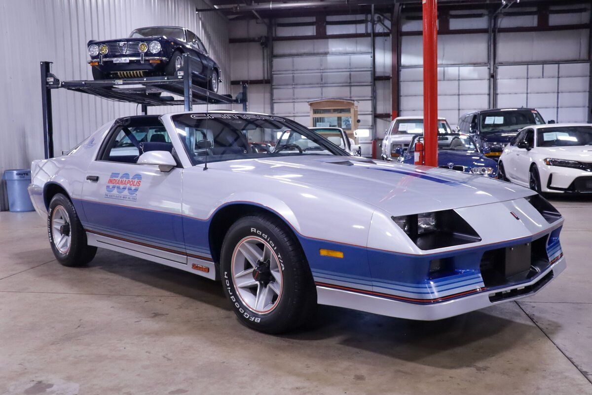 Chevrolet-Camaro-Coupe-1982-Silver-Blue-28780-10