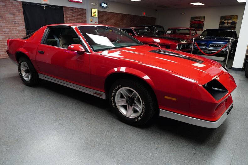 Chevrolet-Camaro-Coupe-1983-Red-Dark-Charcoal-164821-10