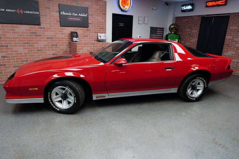 Chevrolet-Camaro-Coupe-1983-Red-Dark-Charcoal-164821-6