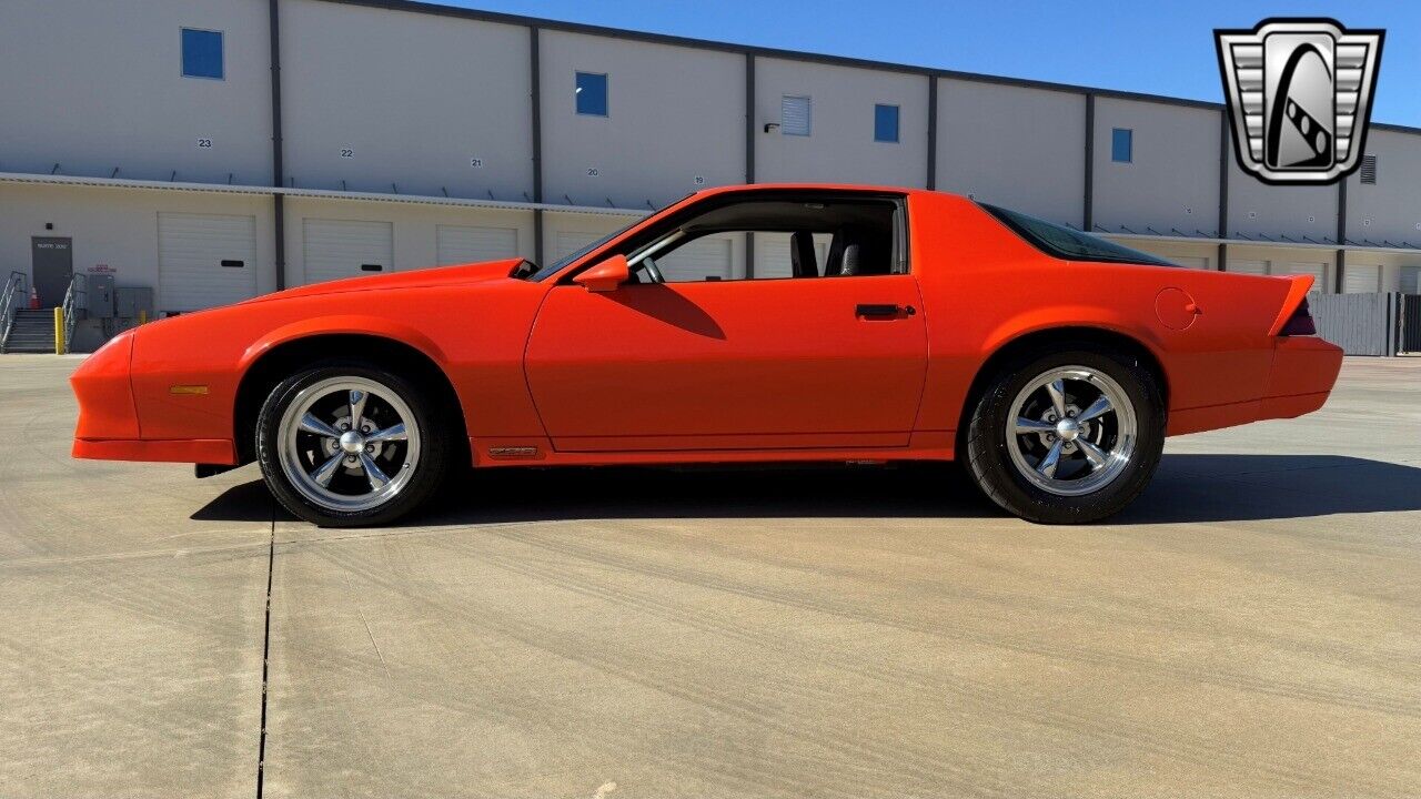 Chevrolet-Camaro-Coupe-1984-Orange-Black-112883-3