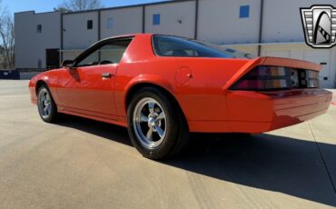 Chevrolet-Camaro-Coupe-1984-Orange-Black-112883-4