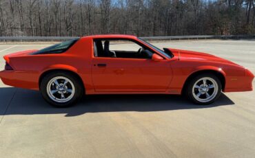 Chevrolet-Camaro-Coupe-1984-Orange-Black-112883-5