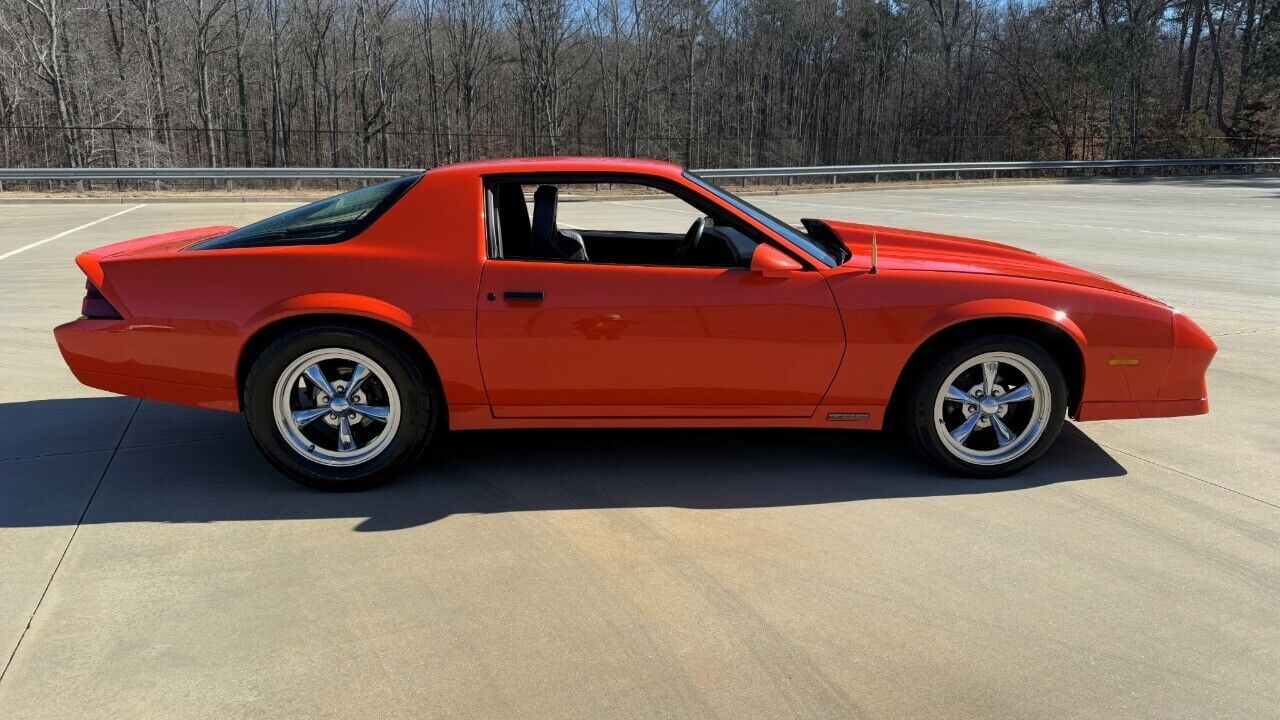 Chevrolet-Camaro-Coupe-1984-Orange-Black-112883-5