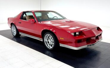 Chevrolet-Camaro-Coupe-1984-Red-Tan-74488-6