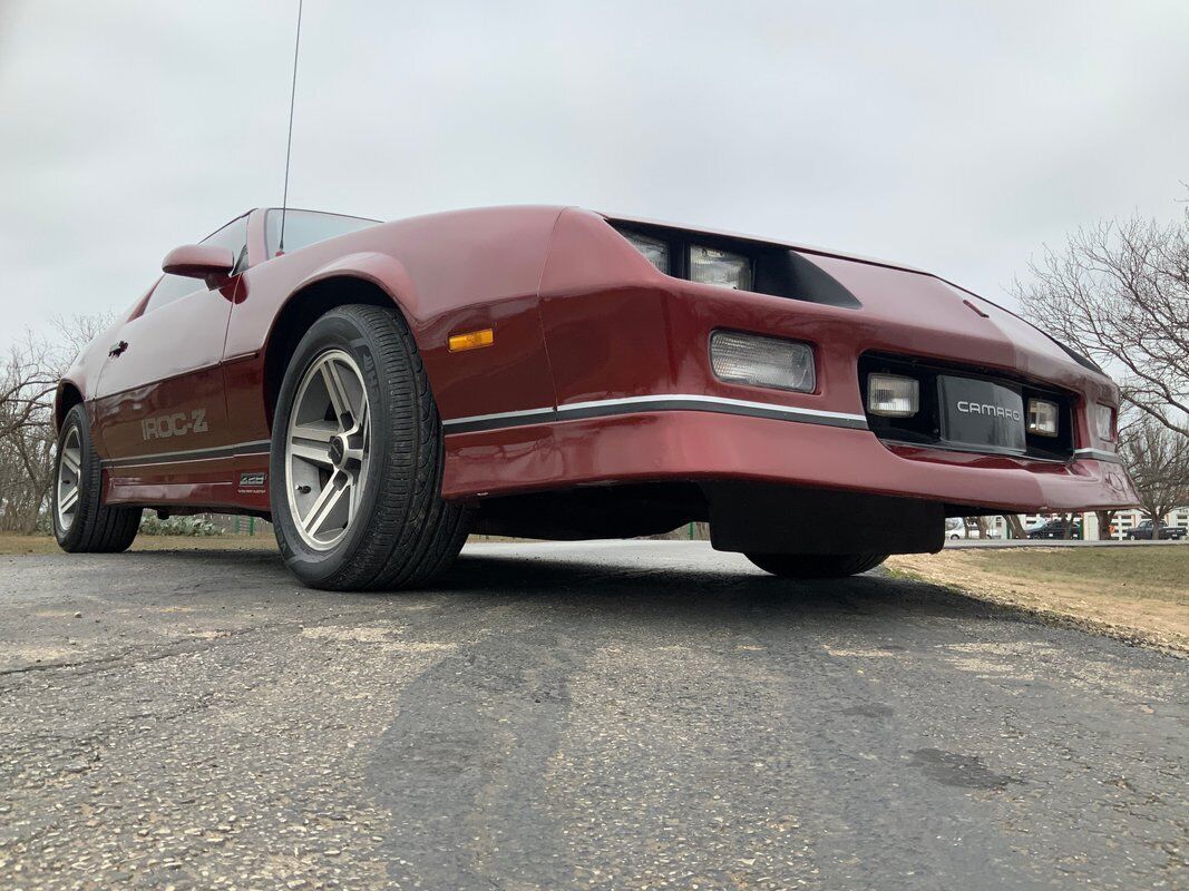 Chevrolet-Camaro-Coupe-1986-Maroon-Gray-0-6