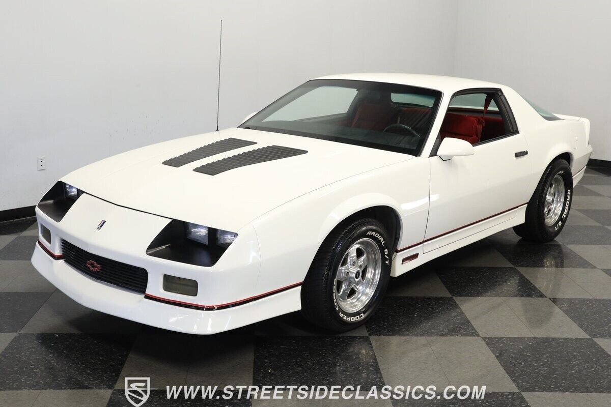 Chevrolet-Camaro-Coupe-1986-White-Red-25822-17