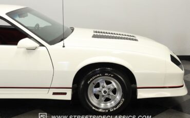 Chevrolet-Camaro-Coupe-1986-White-Red-25822-28