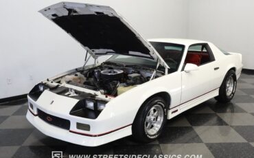 Chevrolet-Camaro-Coupe-1986-White-Red-25822-30