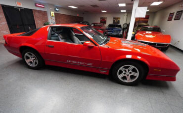 Chevrolet-Camaro-Coupe-1987-Red-Gray-181056-11