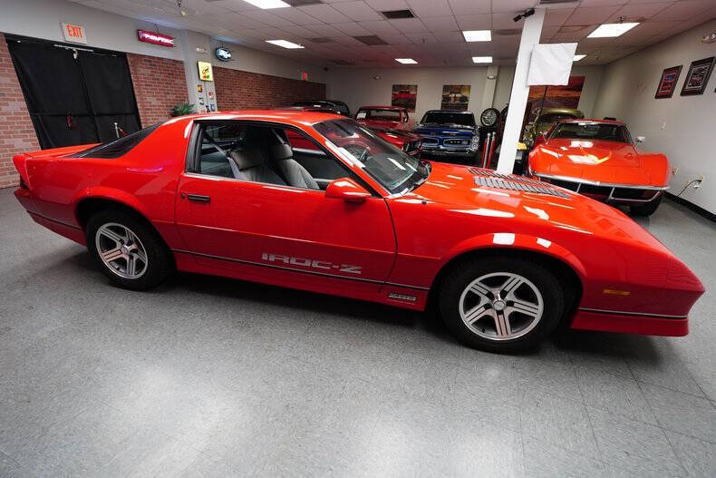 Chevrolet-Camaro-Coupe-1987-Red-Gray-181056-11